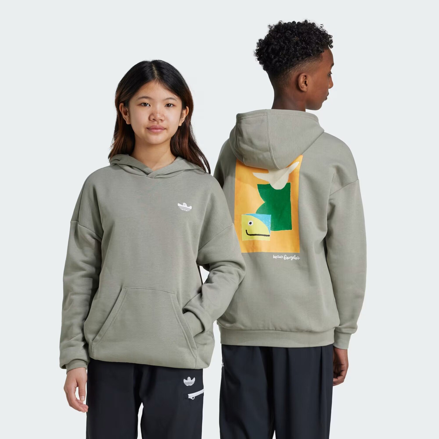 

Толстовка с графикой Adidas, цвет Silver Pebble