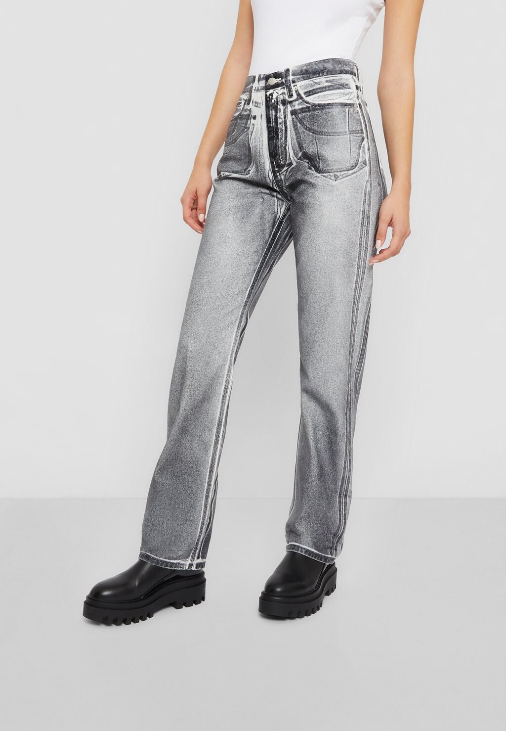 

Джинсы-сигареты HIGH RISE STRAIGHT Calvin Klein Jeans, средний деним