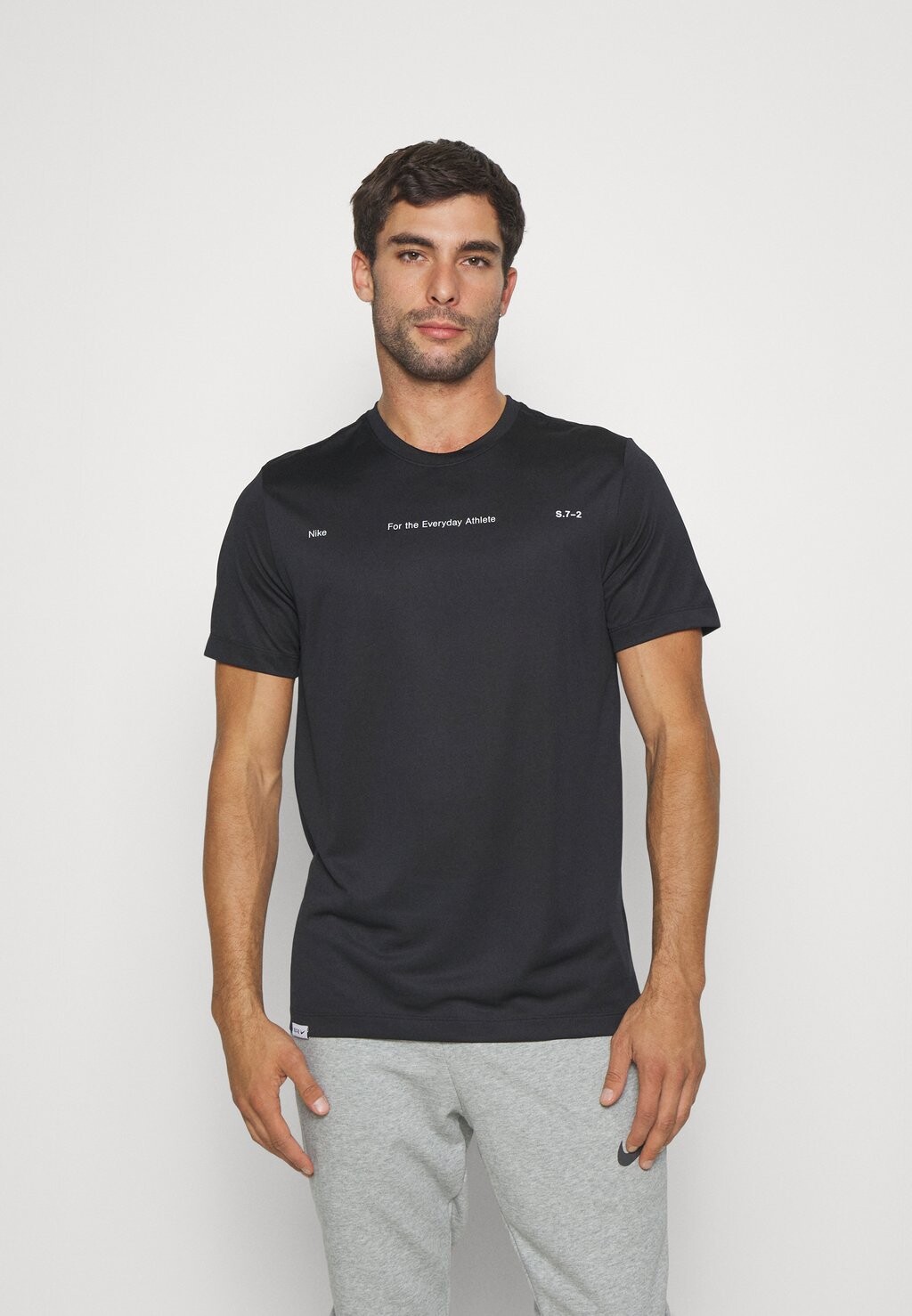 

Спортивная футболка TEE Nike, черная