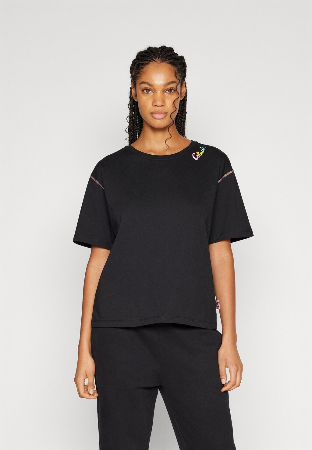 

Базовая футболка CROP T-SHIRT Carlo Colucci, черный