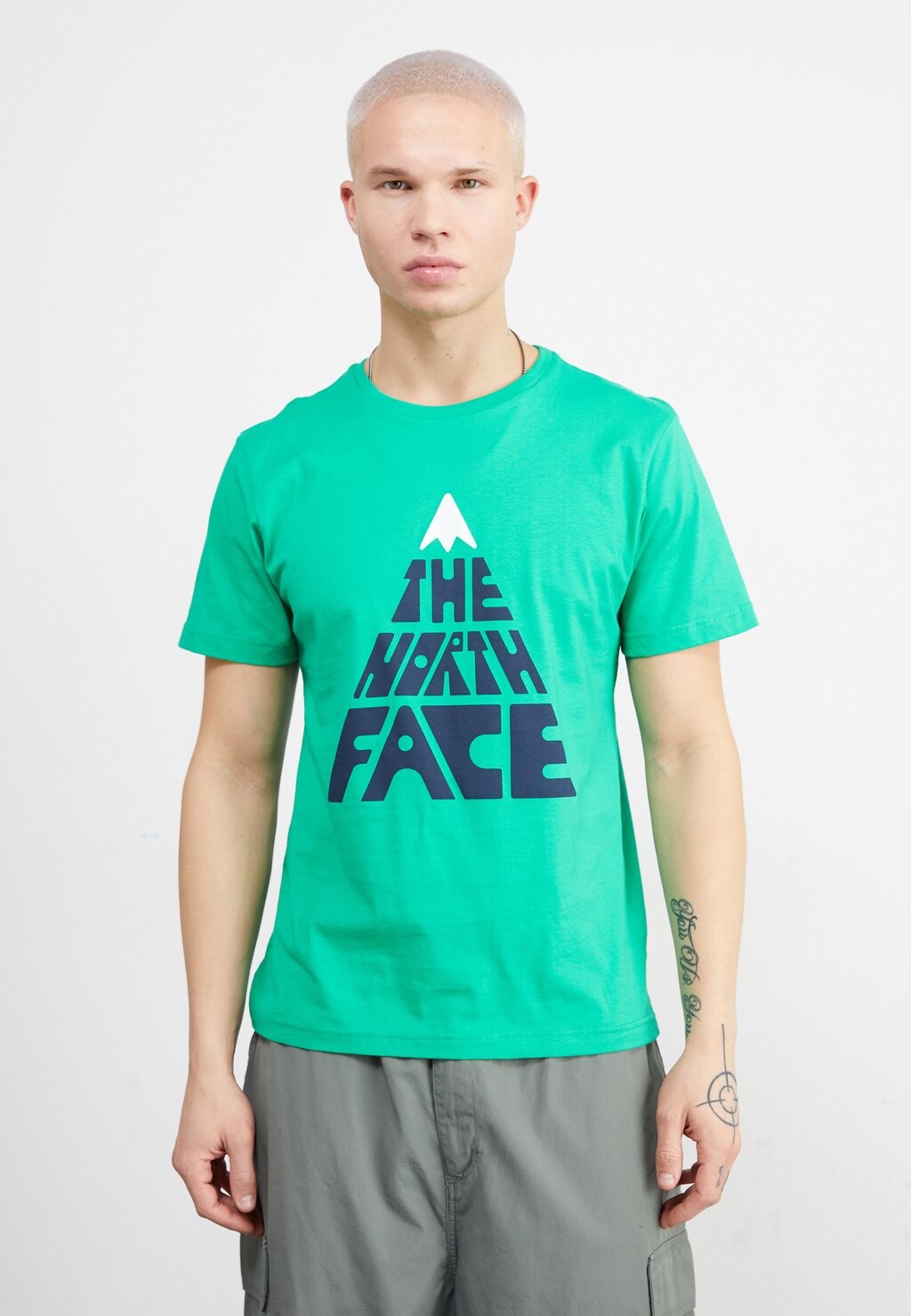 

Футболка с принтом Mountain Play Tee The North Face, цвет optic emerald