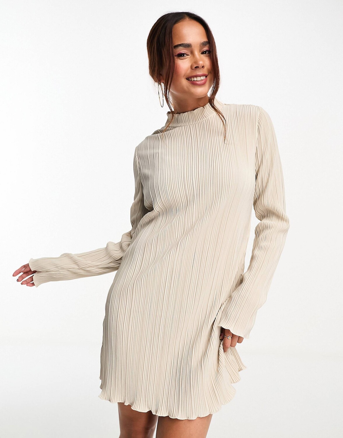 

Платье мини-плиссе Vero Moda из камня