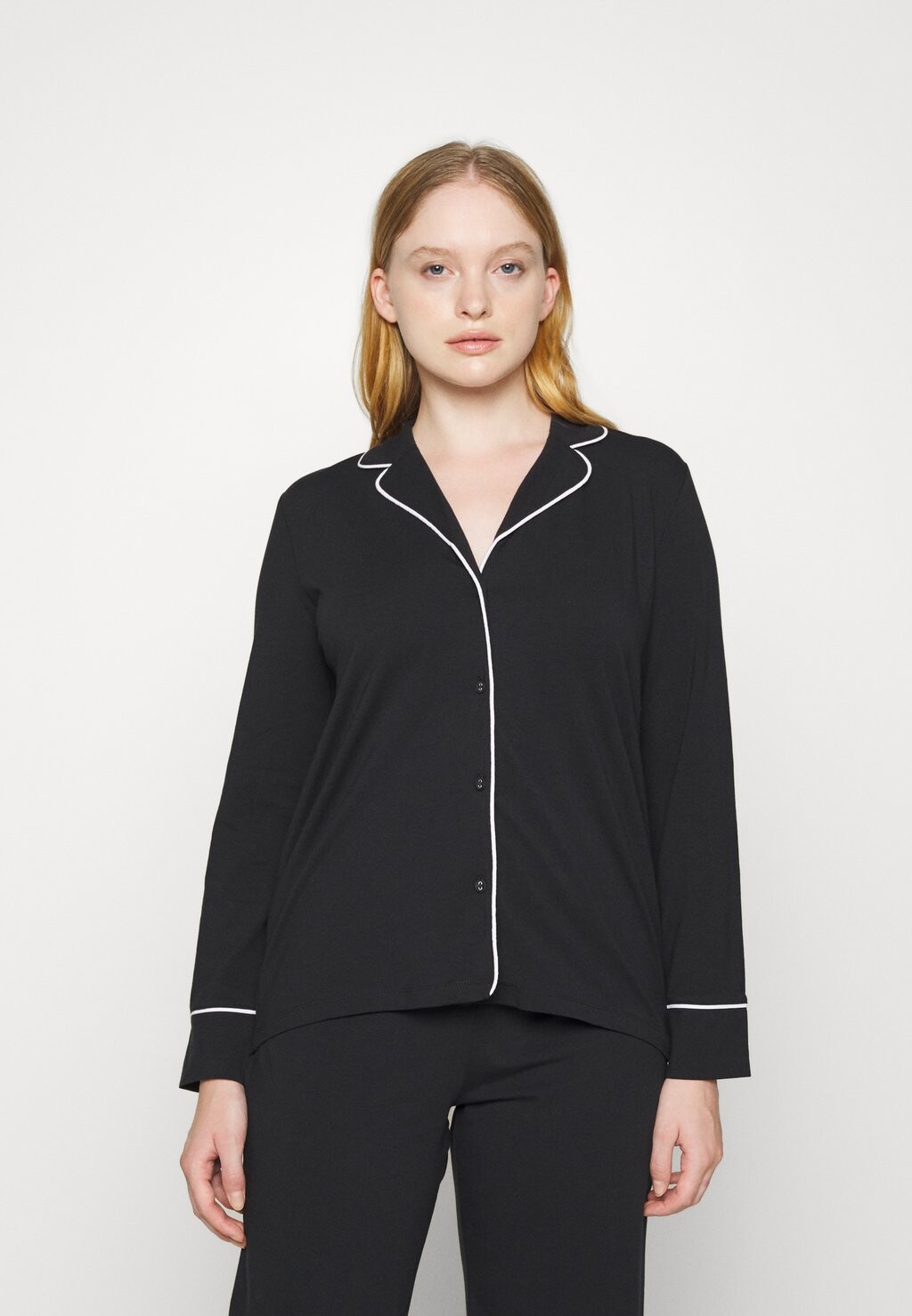 

Пижамный комплект Esprit, черный