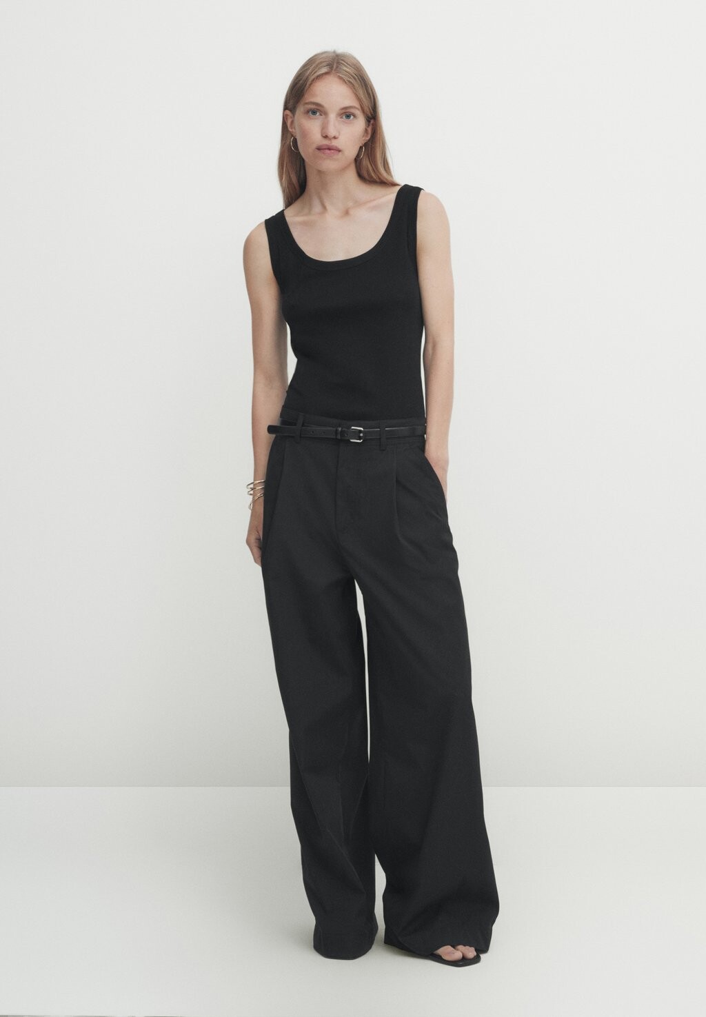 

Топ Massimo Dutti, черный