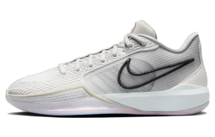 

Баскетбольные кроссовки Nike Sabrina 1 женские