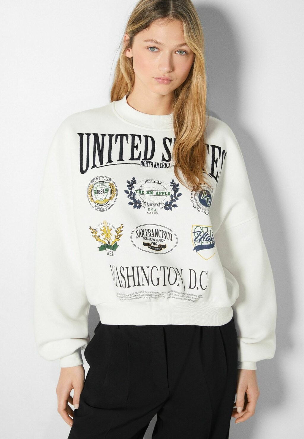 

Толстовка Bershka