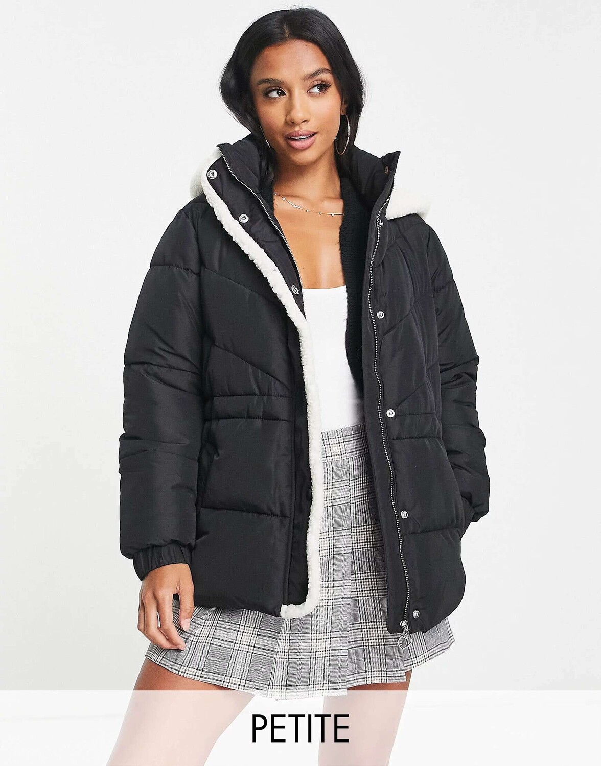 

Черный пуховик с капюшоном и капюшоном Miss Selfridge Petite