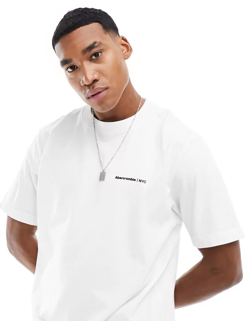 update Abercrombie & Fitch – Trend – футболка белого цвета с очень маленьким логотипом