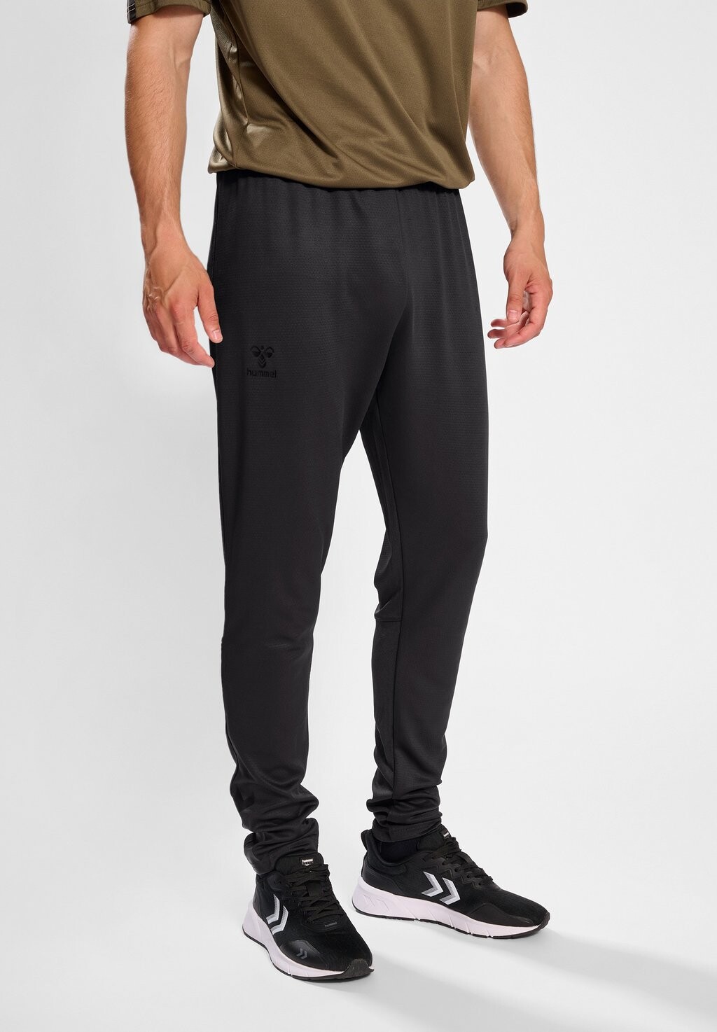 

Спортивные брюки Hummel, антрацит