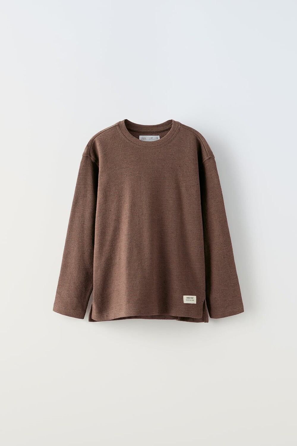 

Текстурированная футболка ZARA, баклажаны