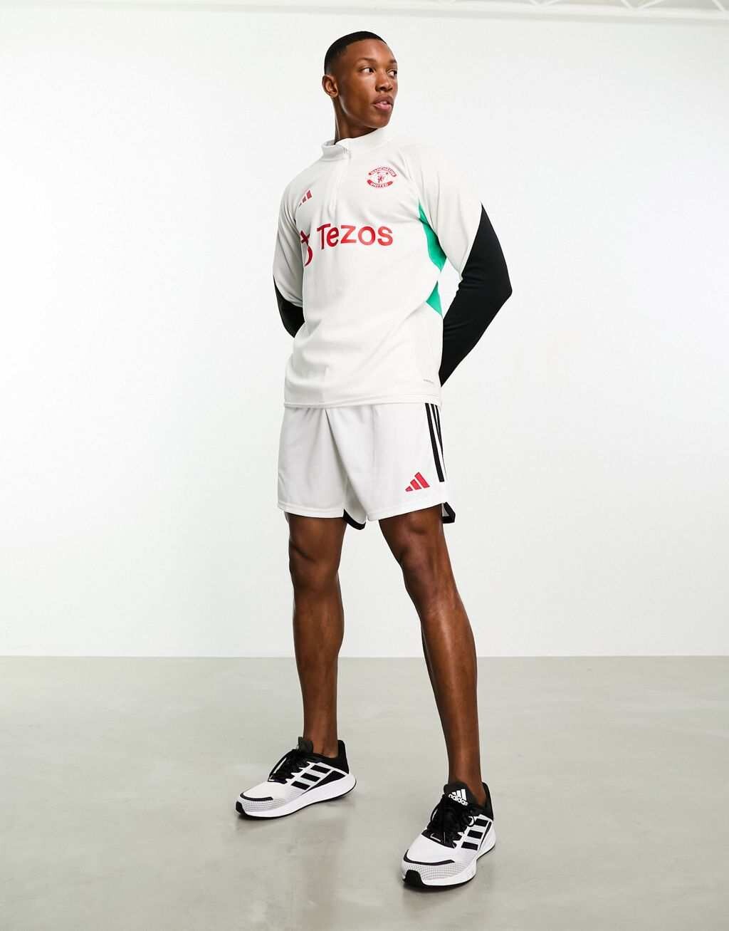 

Белые шорты adidas Football Manchester United