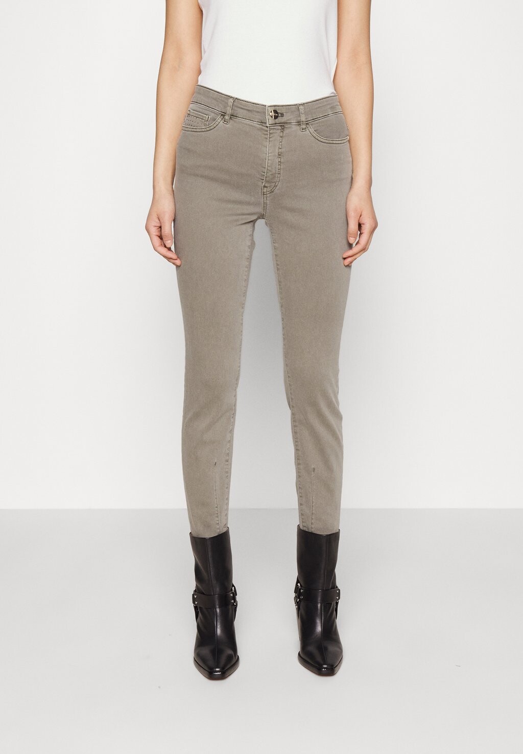 

Джинсы Skinny Fit Marc Cain