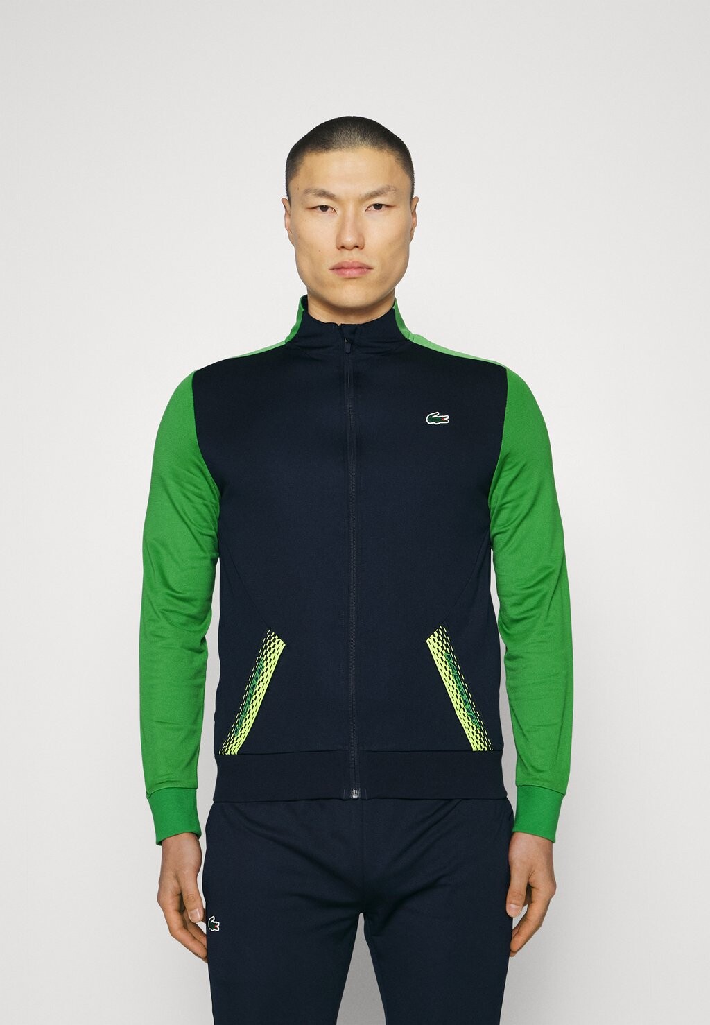 

Куртка спортивная Lacoste