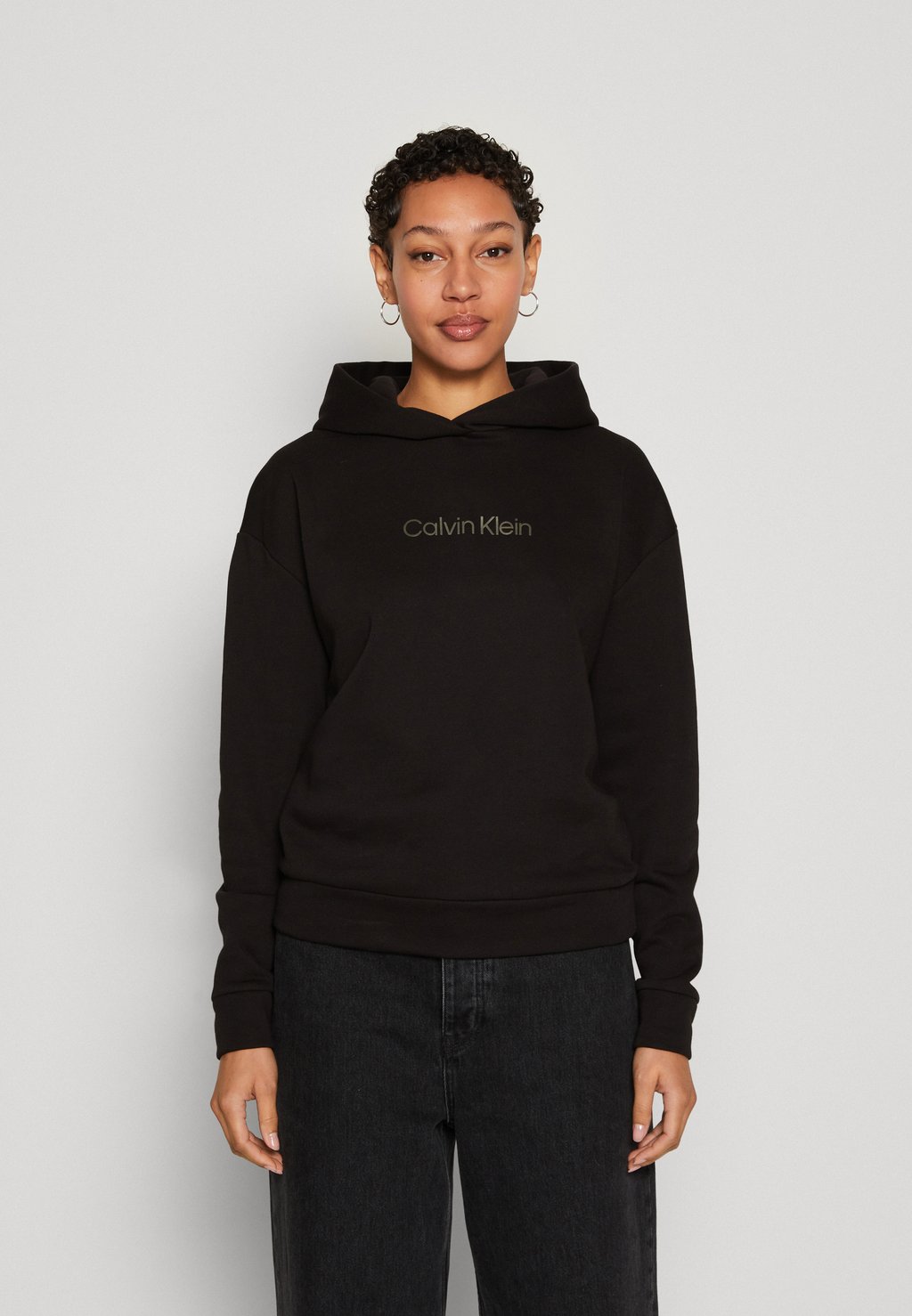 

Толстовка Calvin Klein ХУДИ HERO METALLIC LOGO, черный