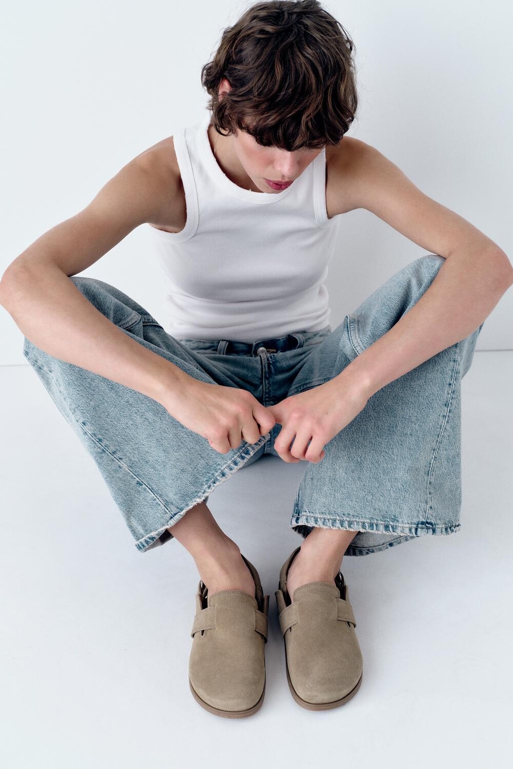 

Замшевые сабо с плоским разделением ZARA, темно-загар