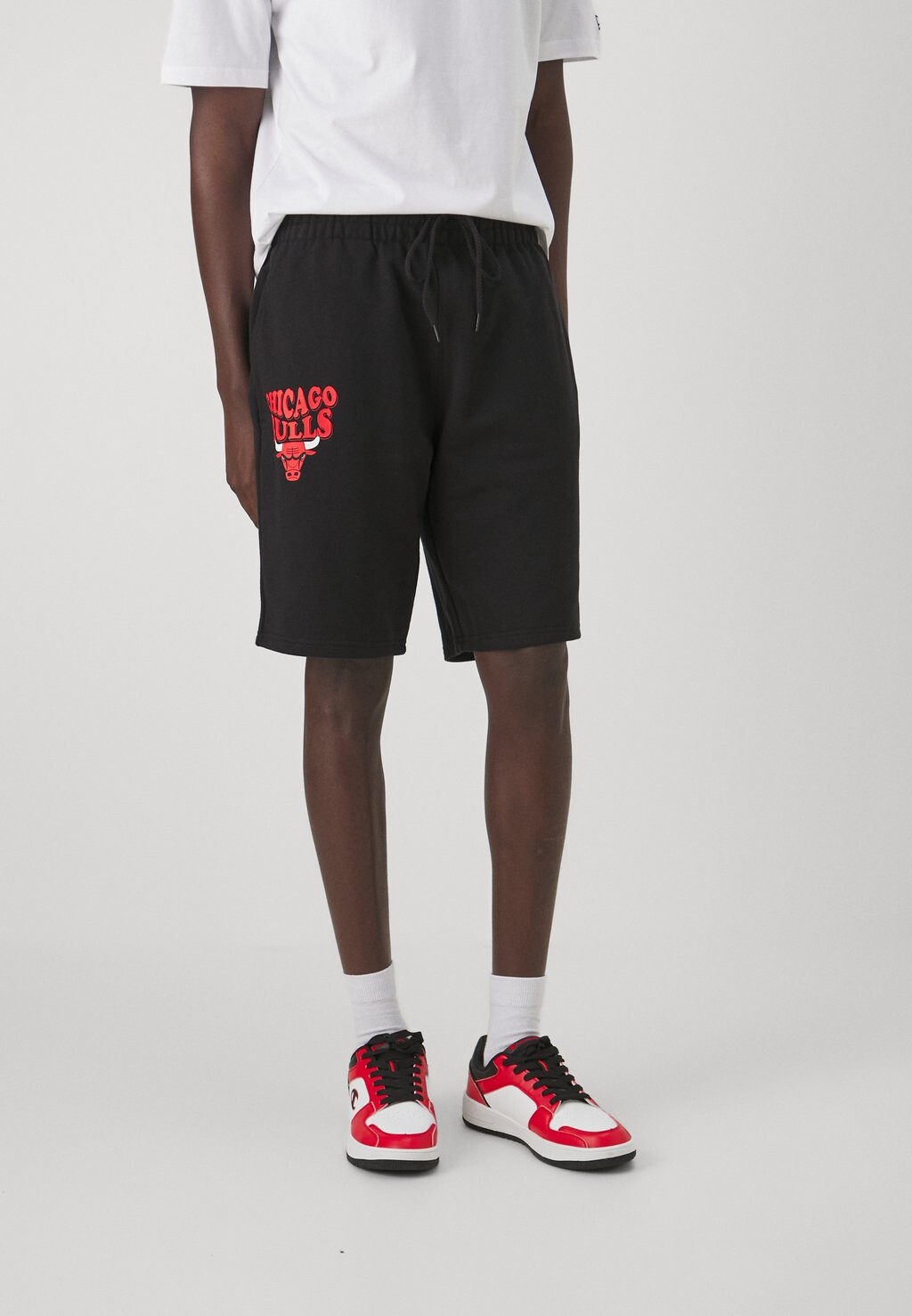 

Team Nba Chicago Bulls Script Shorts New Era, цвет black/red