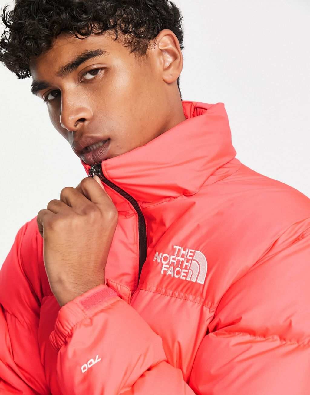 

Ярко-оранжевый пуховик The North Face 1996 Retro Nuptse