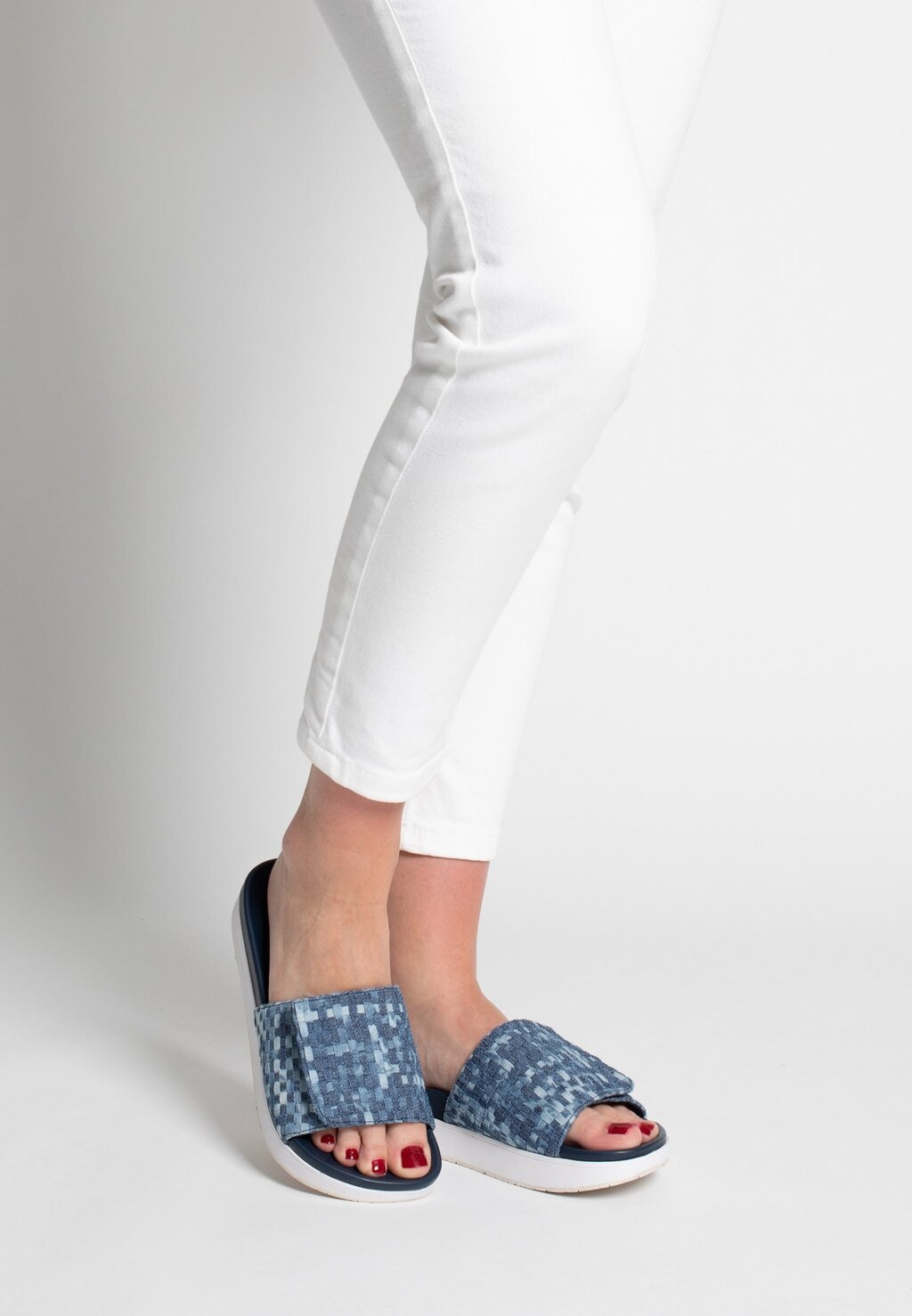 

Шлепанцы Minnetonka