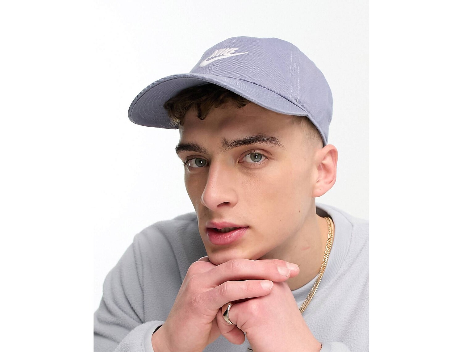 

Голубая кепка с логотипом Nike
