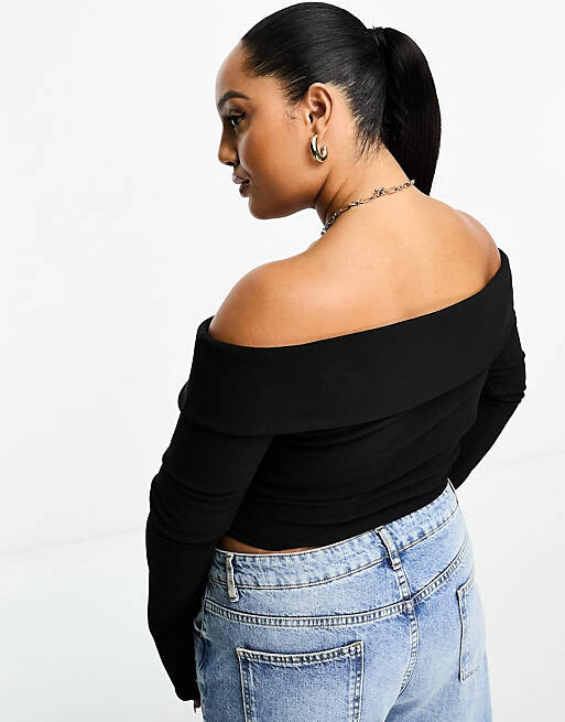 

Черный топ с открытыми плечами и двусторонней молнией ASOS DESIGN Curve