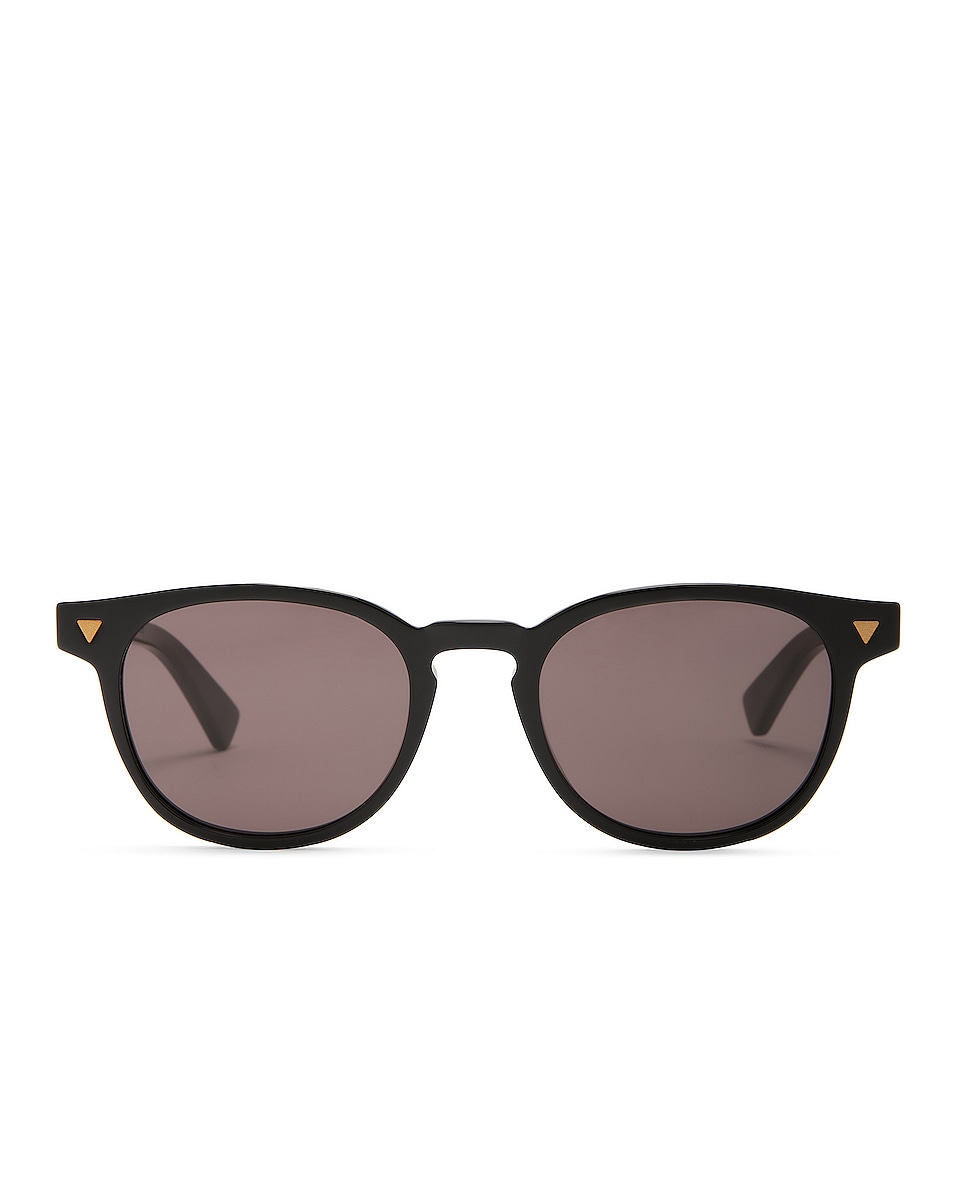 Солнцезащитные очки Bottega Veneta Triangle Stud Round, цвет Shiny Solid Black