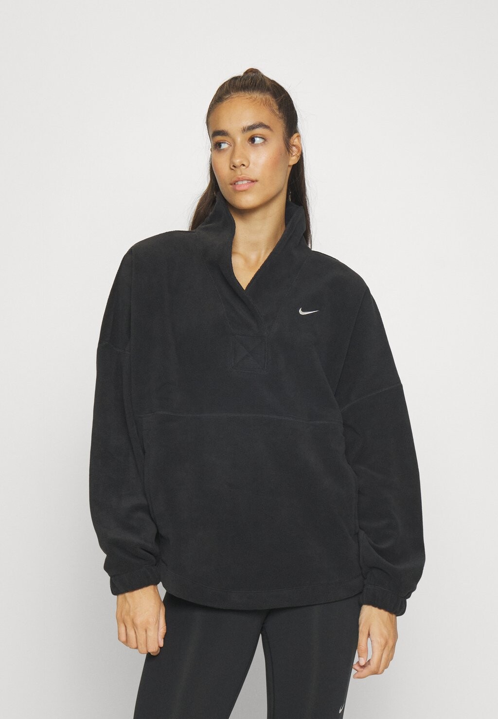 

Флисовая куртка Nike W ONE TF LS, цвет black/pale ivory