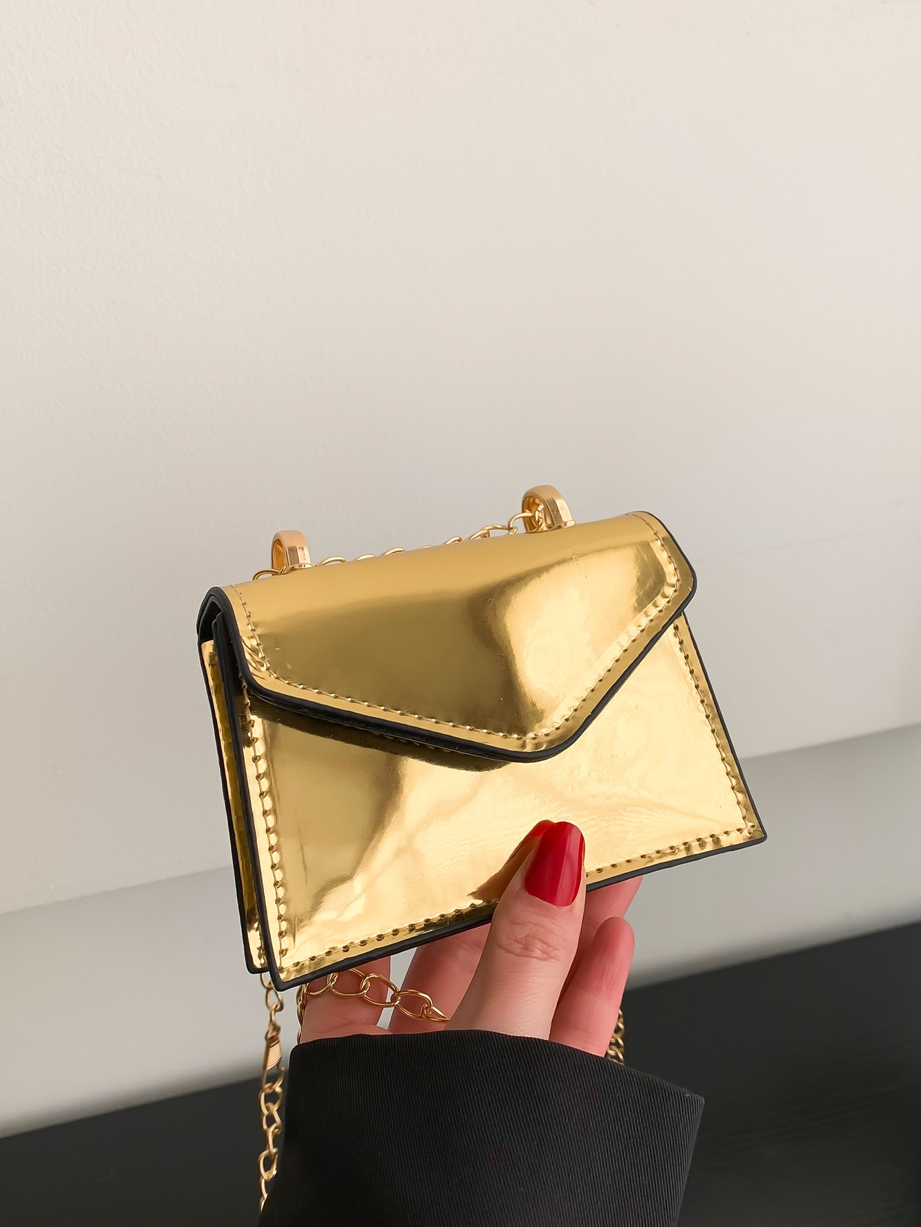 Миниатюрная квадратная сумка с металлическим клапаном, золото