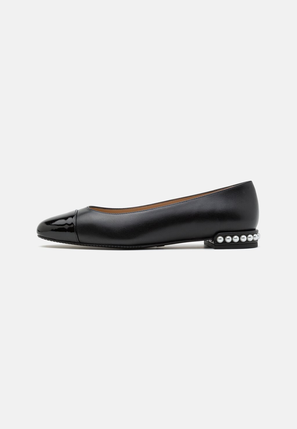 

Балетки Pearl Flat Stuart Weitzman, черный