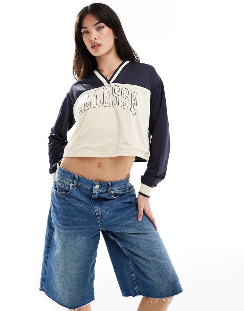 

Ellesse – Maya – Темно-серый укороченный топ с длинными рукавами
