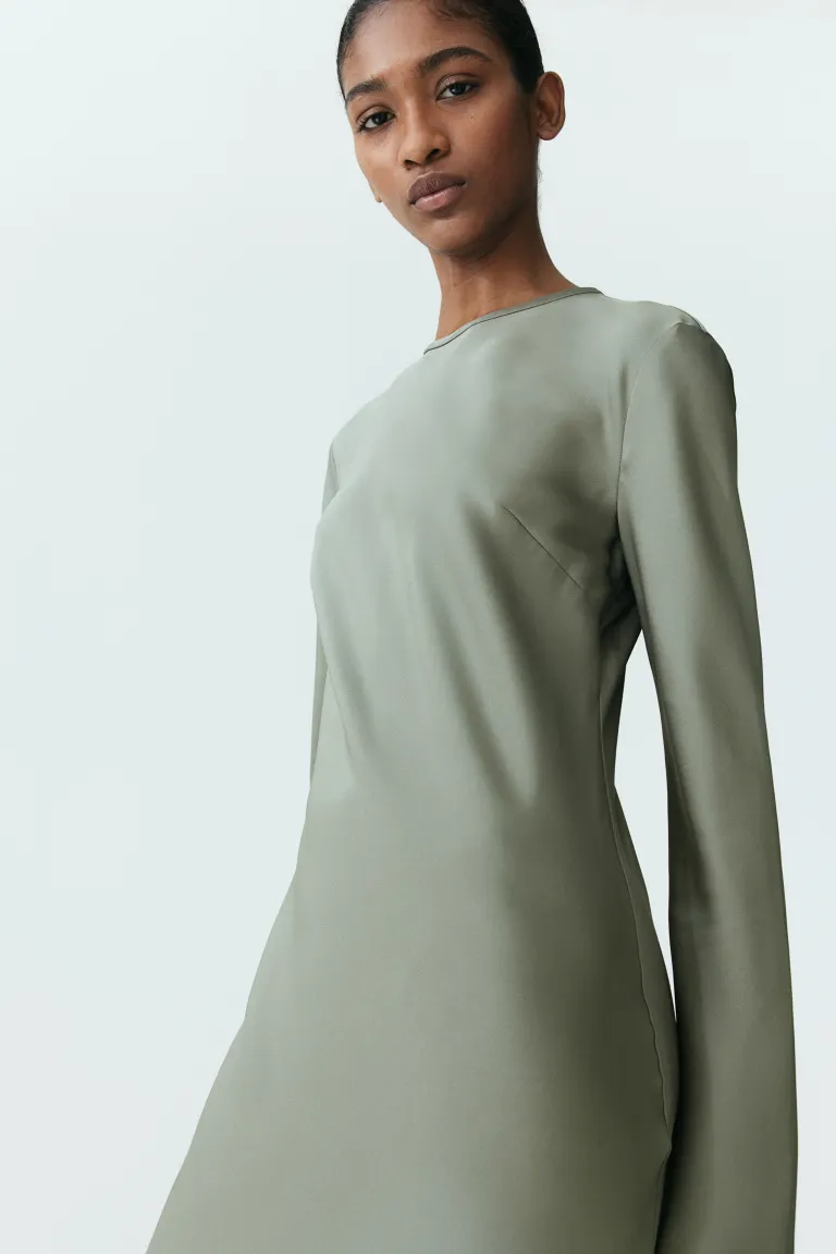 

Платье средней длины с длинными рукавами H&M, зеленый