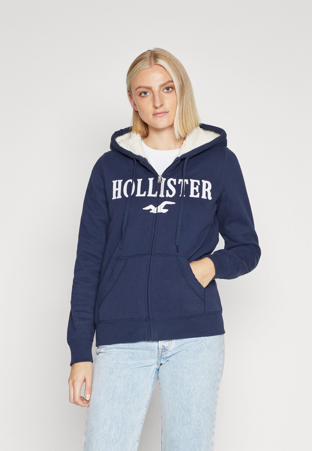 

Куртка Entrepreneur Hollister Co. ХУди с логотипом на подкладке из искусственной овчины, цвет NAVY BLAZER