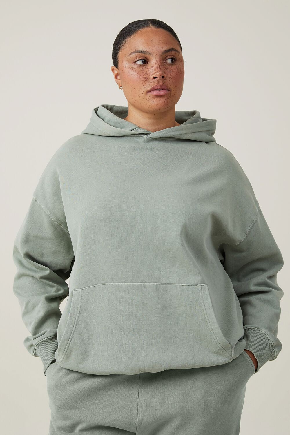 

Классический стираный худи Cotton On