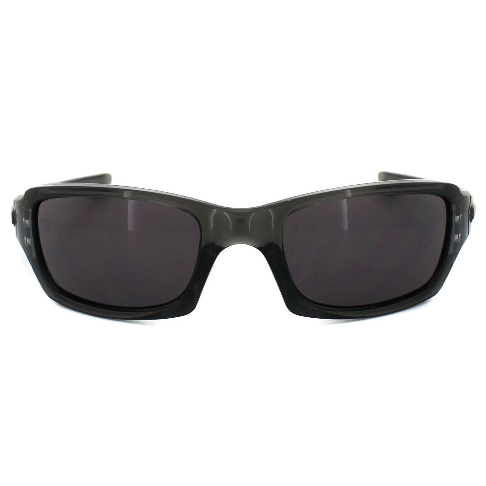 Серые дымчатые теплые серые солнцезащитные очки с запахом Oakley, серый