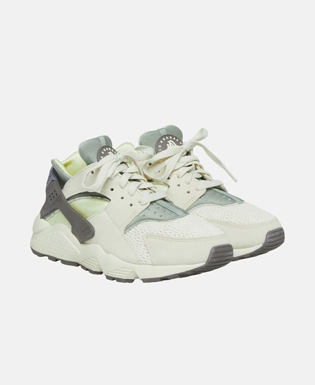 

Кроссовки Nike, миндальный