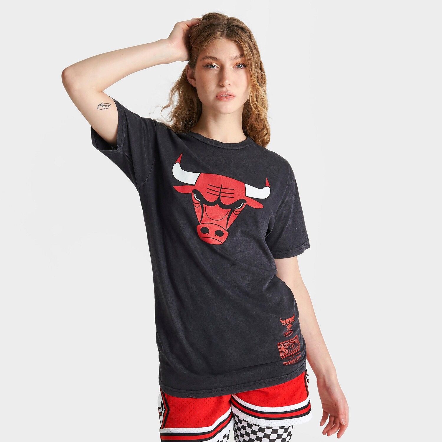 

Женская футболка Mitchell and Ness Chicago Bulls NBA Moment, черный