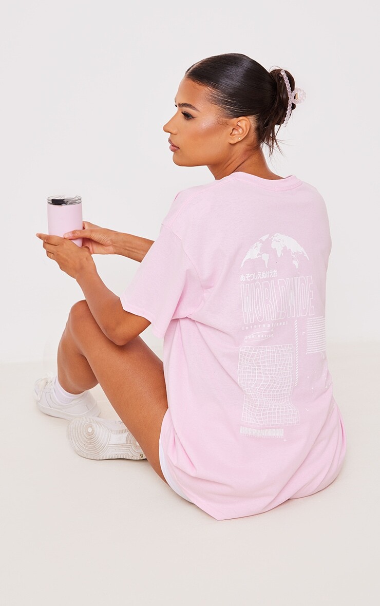 

PrettyLittleThing Детско-розовая футболка с принтом на спине Worldwide, Розовый