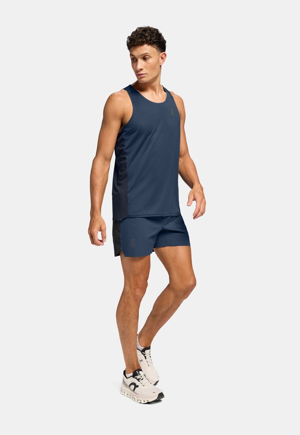 

Спортивные шорты On, цвет denim black