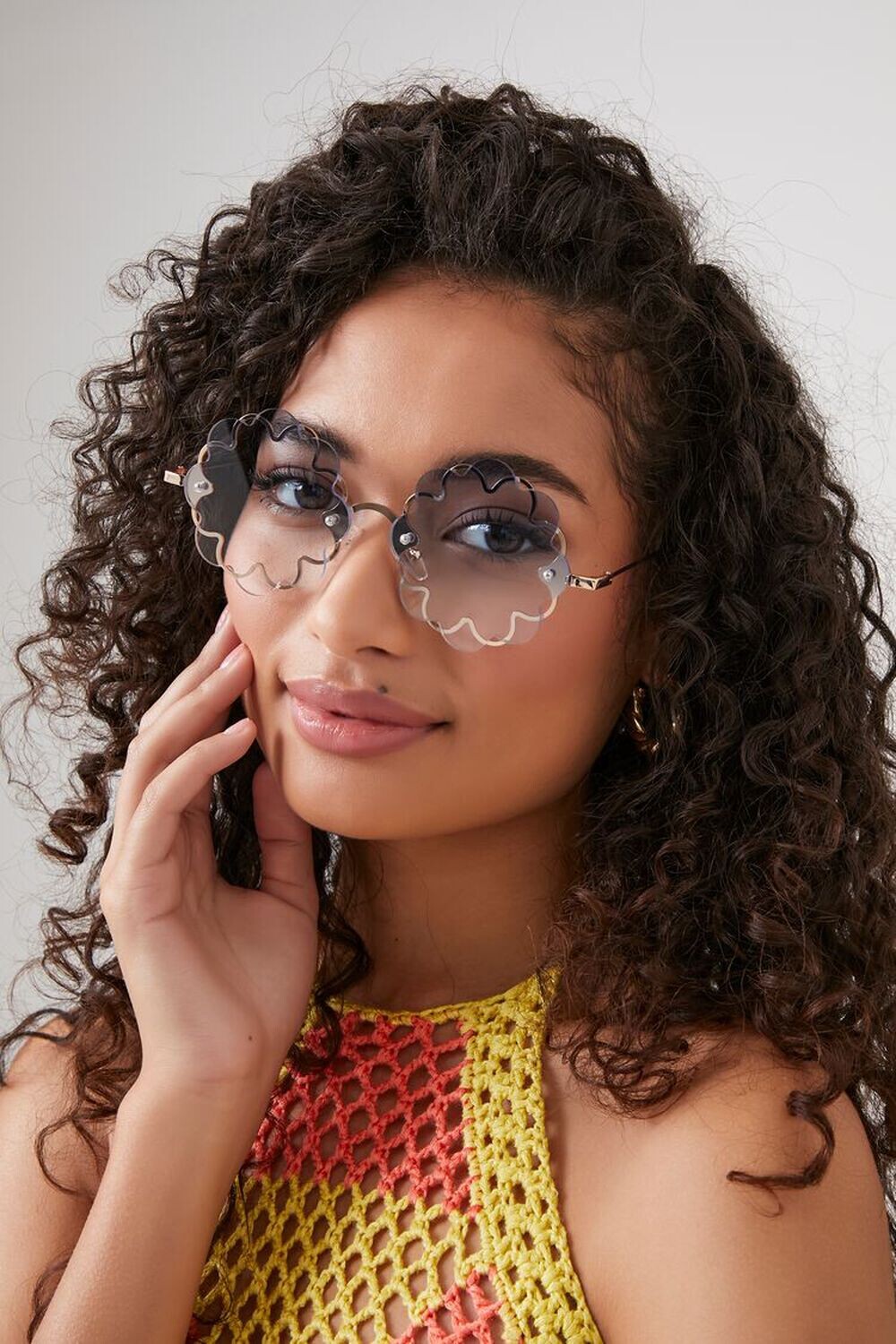

Круглые солнцезащитные очки в форме цветка Forever 21, золотой