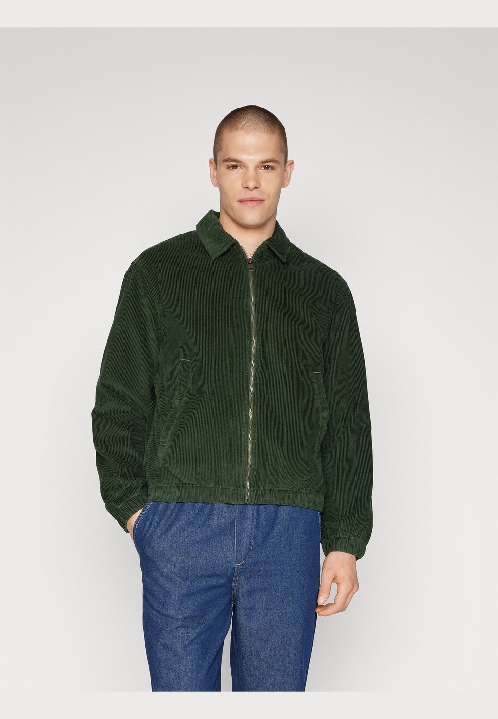 

Легкая куртка GORDON JACKET Redefined Rebel, вид на горы