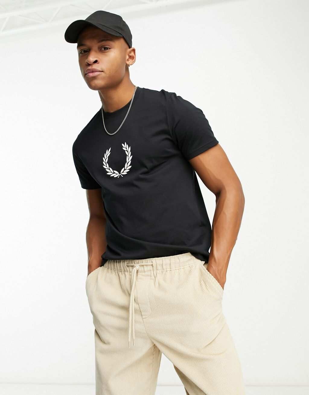 

Черная футболка с изображением лаврового венка Fred Perry, Черный