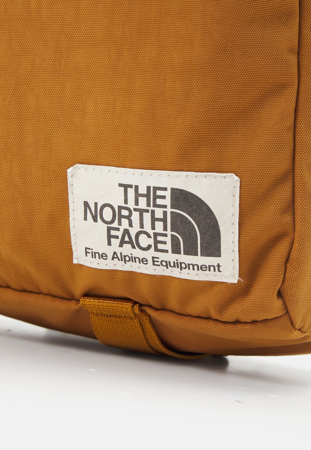 

Сумка через плечо BERKELEY CROSSBODY UNISEX The North Face, цвет Tan