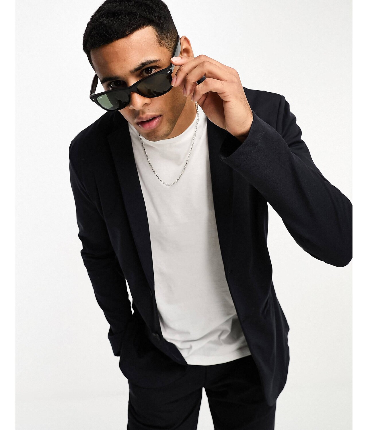 

Темно-синий приталенный пиджак из джерси с узкими брюками Jack & Jones Premium