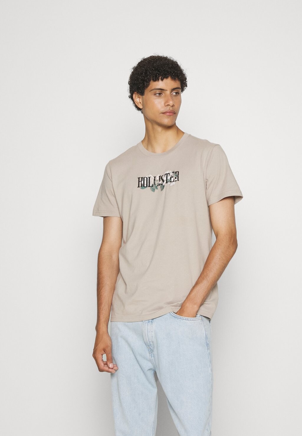 

Футболка с принтом Hollister Co., бежевый