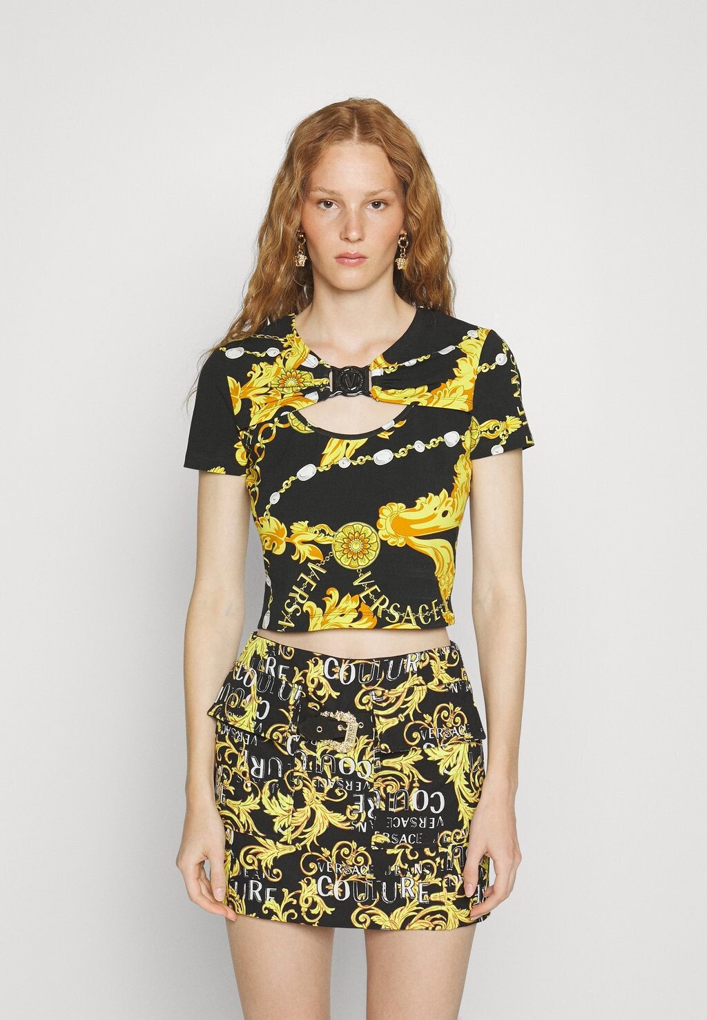 

Топ Versace Jeans Couture