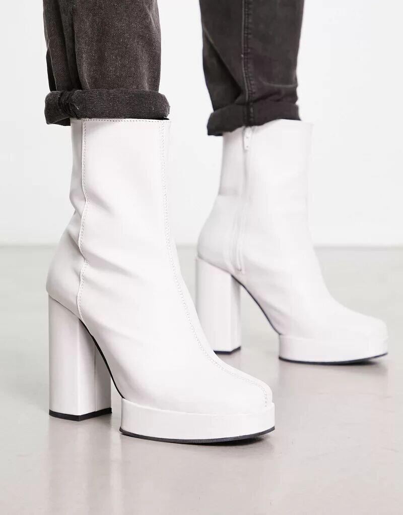 

Белые ботинки челси на каблуке ASOS из искусственной кожи с подошвой на платформе