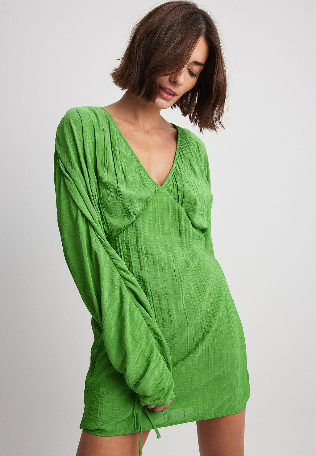 Повседневное платье NA-KD, зеленый