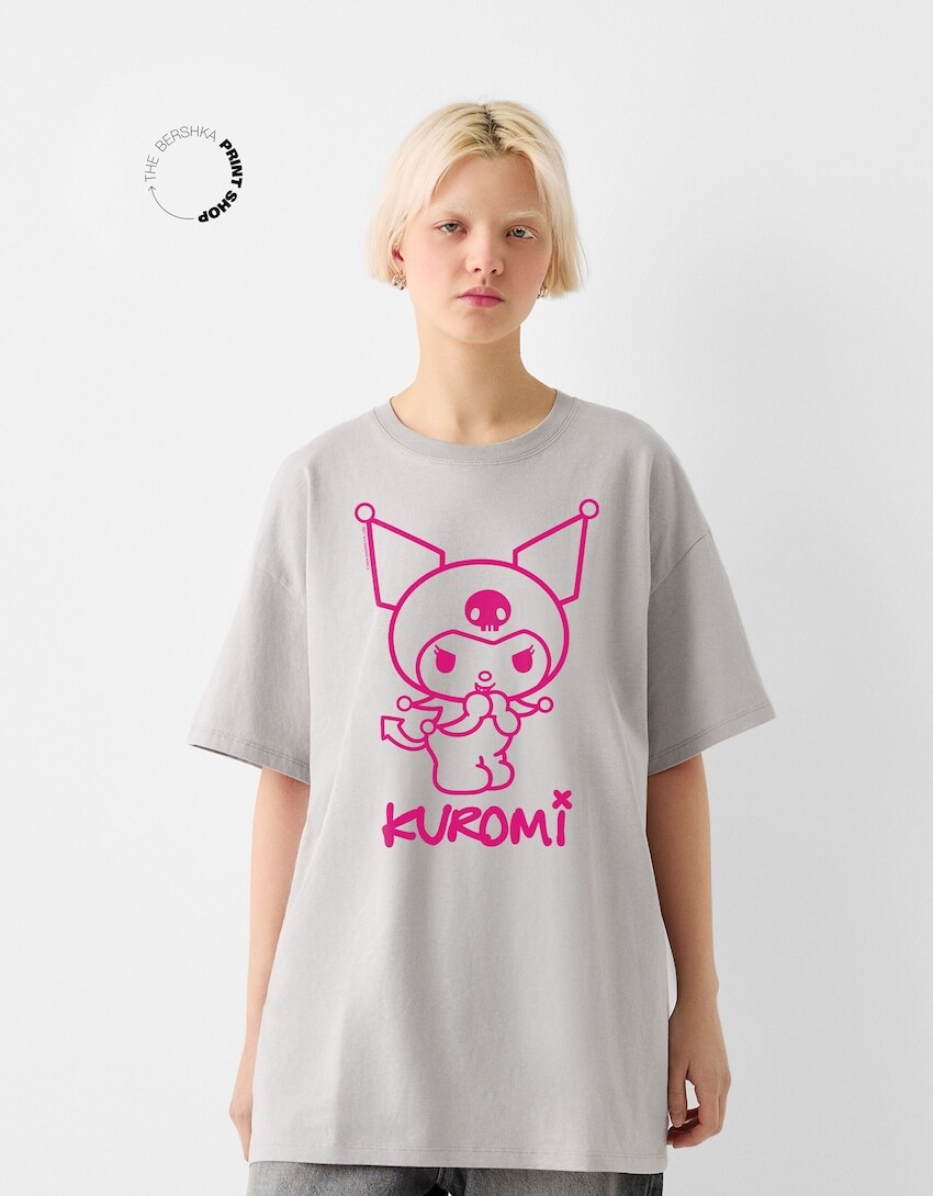

Футболка свободного кроя с короткими рукавами kuromi Bershka, серый