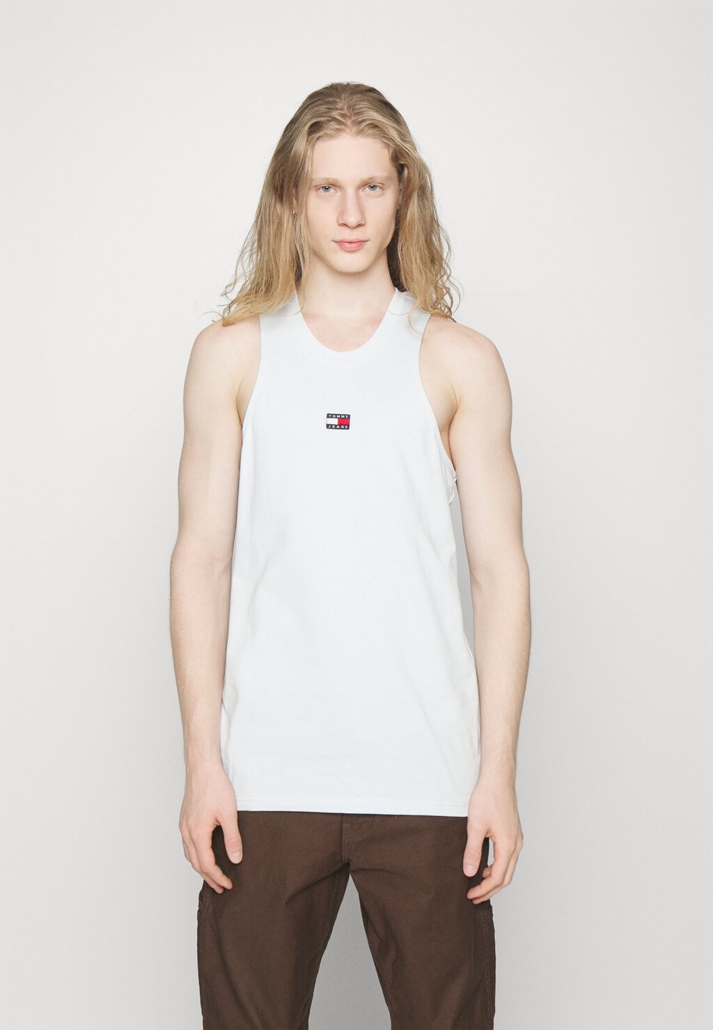 

Топ TANK Tommy Jeans, мерцающий синий