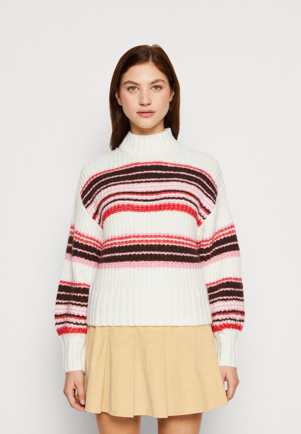 

Свитер Monki, красный/розовый