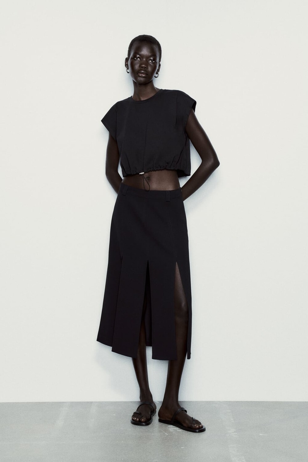 

Укороченная футболка-стоппер ZARA, черный